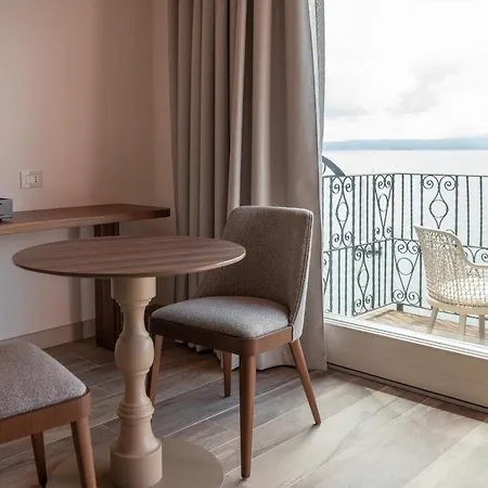 Hotel Leopardi 4s - Adults Only Torri Del Benaco